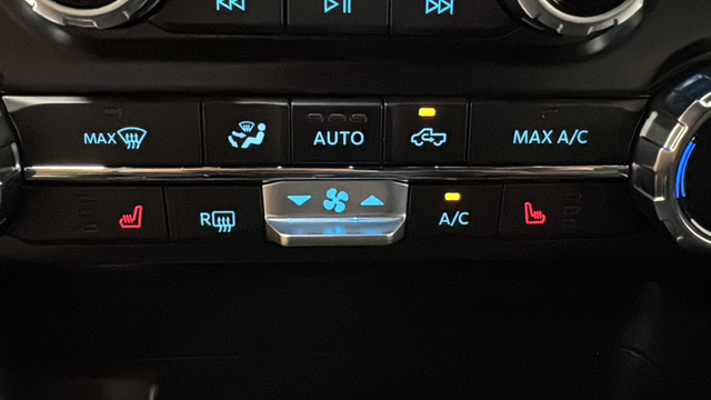 Used 2024 Oxford White Ford XLT image 26