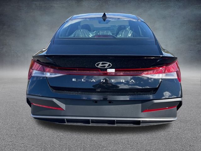 2025 Hyundai Elantra SEL 4