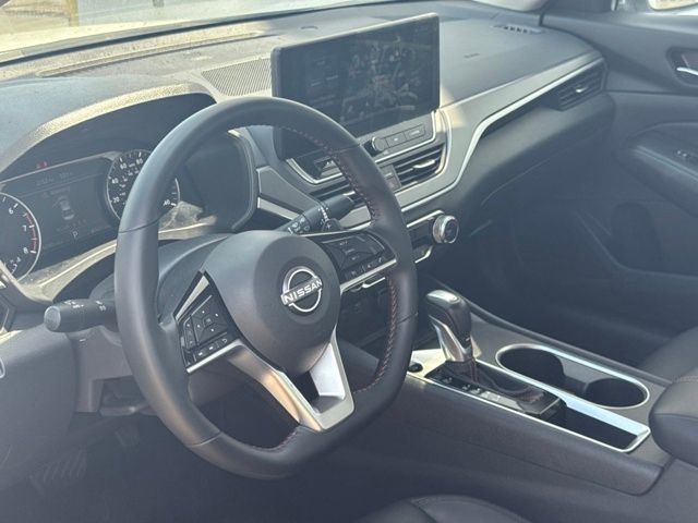 2026 Nissan Altima 2.5 SR White at Don McGill Toyota