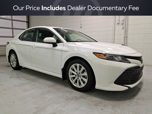 Super White 2019 Toyota Camry Sedan Front-Wheel Drive 8-Speed Automatic