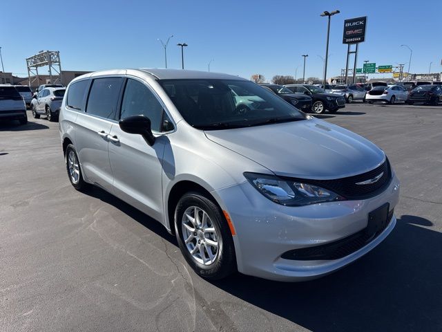 2024 Chrysler Voyager LX FWD