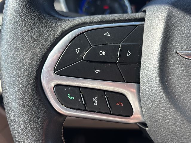 Used 2023 Chrysler Pacifica Van