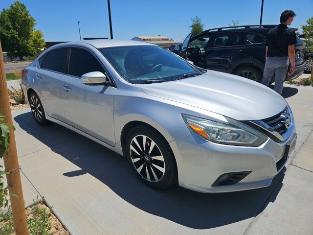 Brilliant Silver Metallic 2018 Nissan Altima Sedan Front-Wheel Drive Continuously Variable Transmission