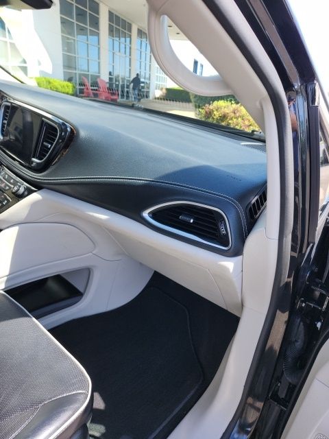 Used 2023 Black Chrysler Limited image 49