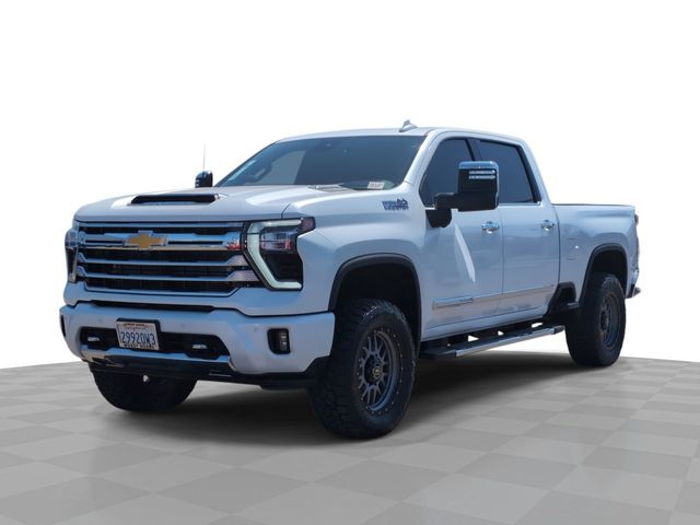 White (Iridescent Pearl Tricoat) 2024 Chevrolet Silverado 2500HD High Country Crew Cab 4WD Pickup Truck Four-Wheel Drive Automatic
