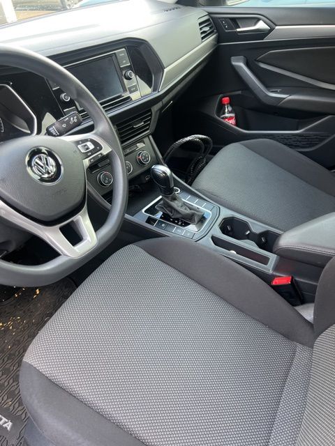 2019 Volkswagen Jetta 1.4T SE 8