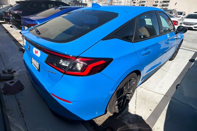 View vehicle photo 7