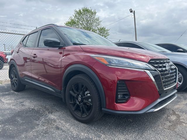 Red (Scarlet Ember Tintcoat) 2021 Nissan Kicks SR FWD SUV / Crossover Front-Wheel Drive Continuously Variable Transmission