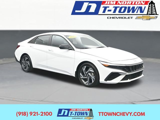 Serenity White 2025 Hyundai Elantra Sedan Front-Wheel Drive Continuously Variable Transmission