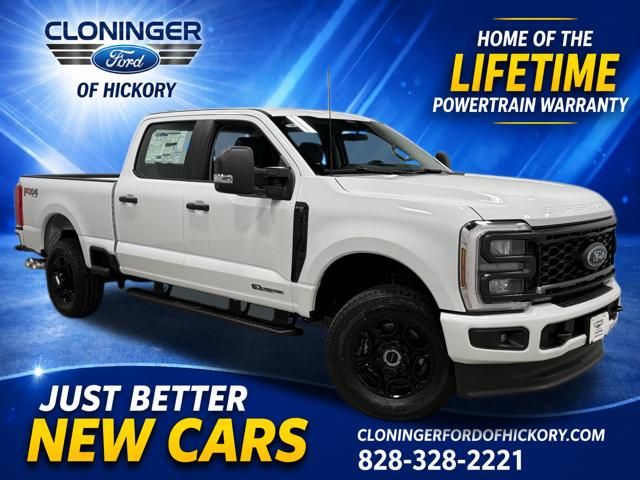 Oxford White 2026 Ford F-250 Super Duty Pickup Truck Four-Wheel Drive Automatic