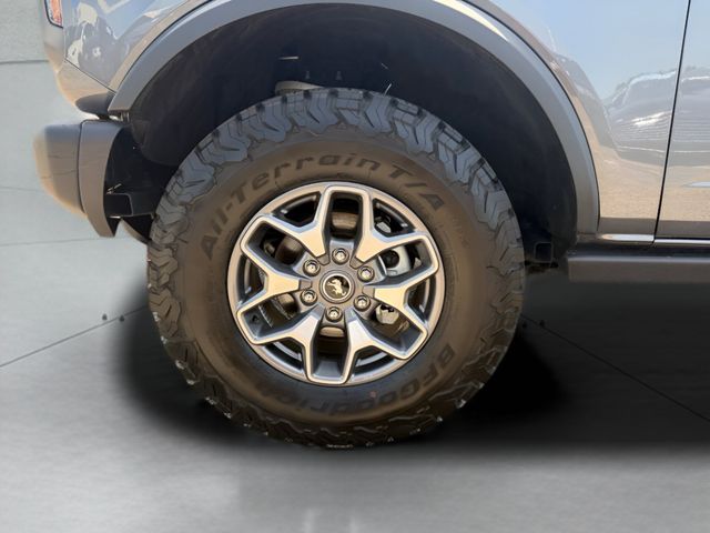 Used 2025 Gray Metallic Ford Badlands image 28
