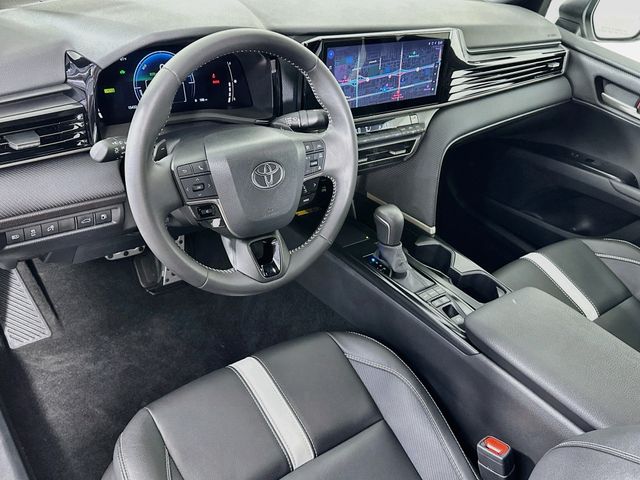 2025 Toyota Camry SE - Photo 9