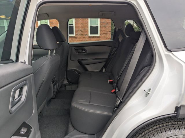 2025 Nissan Rogue S photo