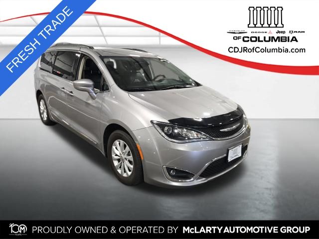  2017 Chrysler Pacifica Touring L FWD   