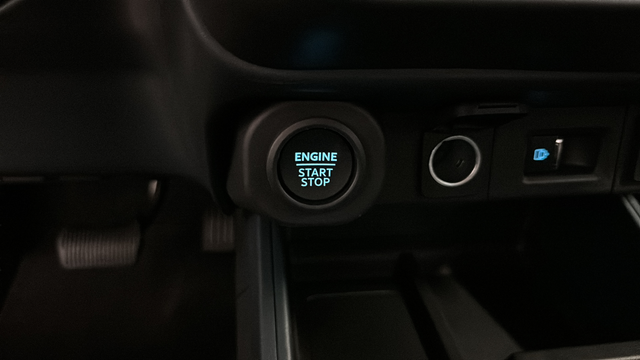 New 2026 Azure Gray Metallic Ford XLT image 22