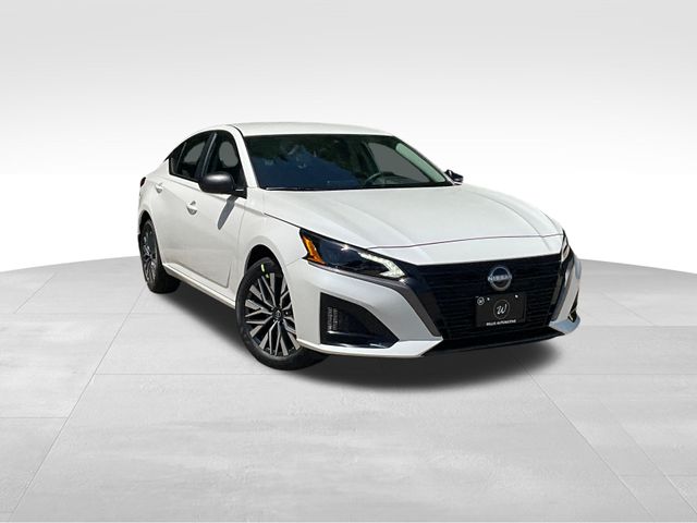 Pearl White Tricoat 2026 Nissan Altima 2.5 SV AWD Sedan All-Wheel Drive Continuously Variable Transmission