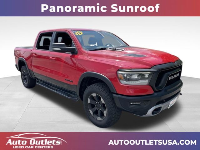 Flame Red Clearcoat 2019 RAM 1500 Pickup Truck Four-Wheel Drive 8-Speed Automatic