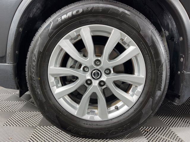 2019 Magnetic Black Pearl Nissan Rogue S FWD SUV