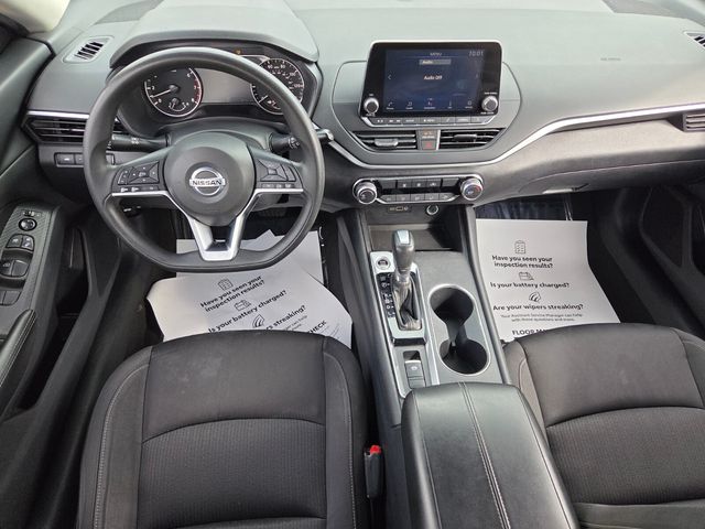 Used 2022 Black Nissan 2.5 SV image 8