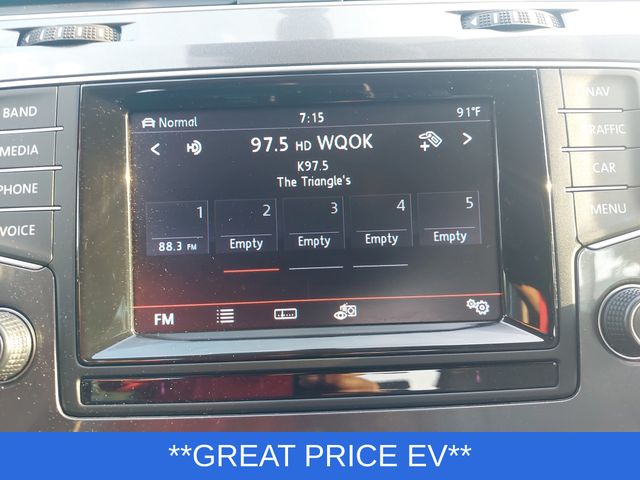 Used 2015 White Volkswagen SEL Premium image 20