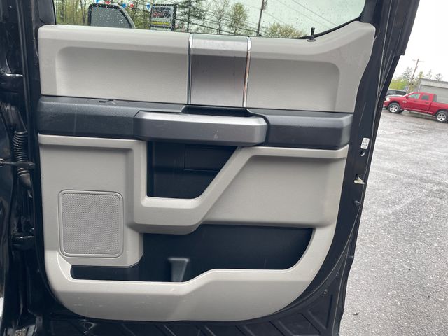2015 Ford F-150 XLT - Tuxedo Black Metallic exterior view 14