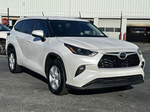 2024 Toyota Highlander LE 1