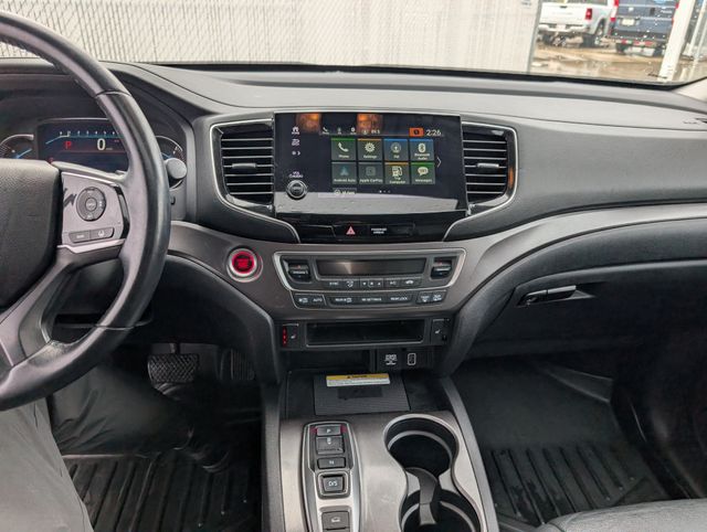 View vehicle photo 4