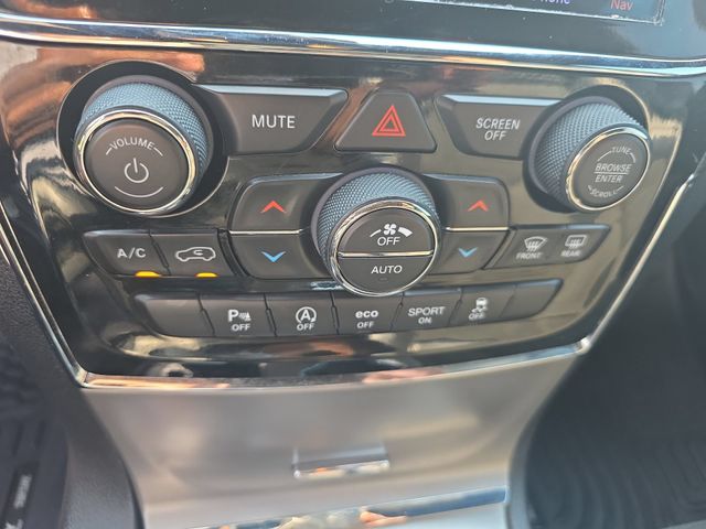Used 2019 Bright White Clearcoat Jeep Laredo E image 24