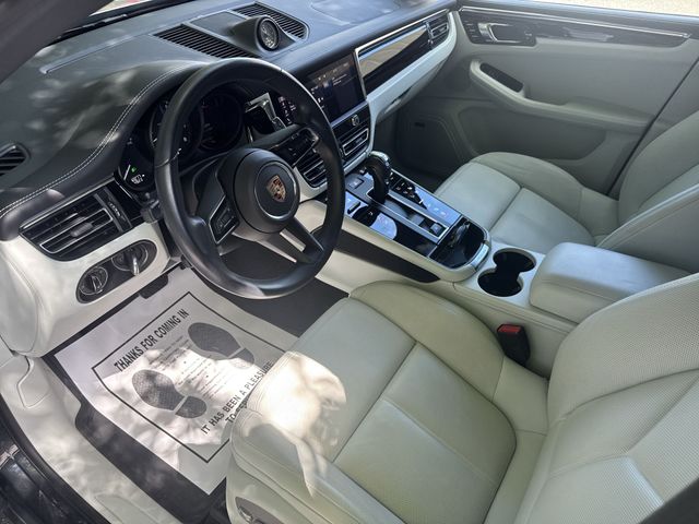 Used 2025  Porsche Base image 16
