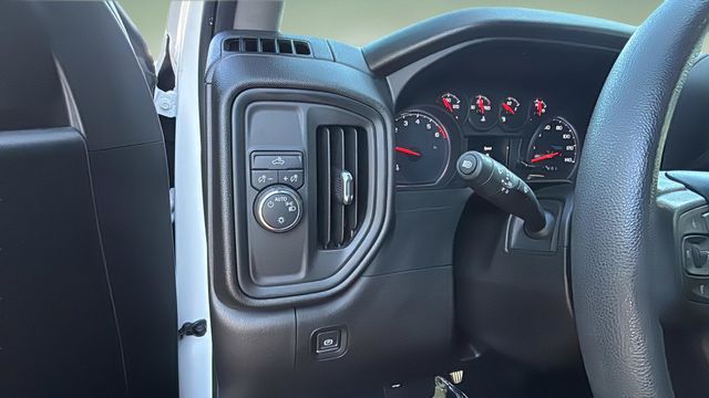 Used 2022 White Chevrolet Custom image 23
