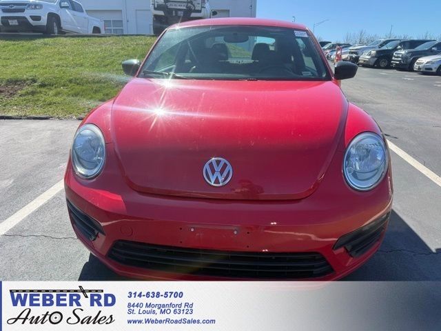 2018 Volkswagen Beetle 2.0T S Hatchback FWD