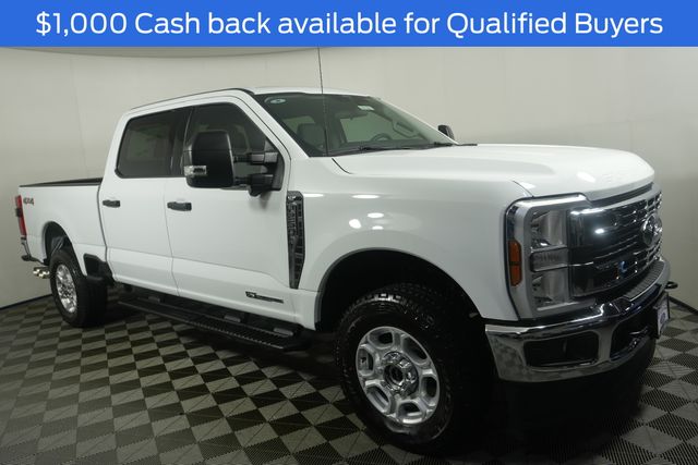 New 2026 White Ford XLT image 2