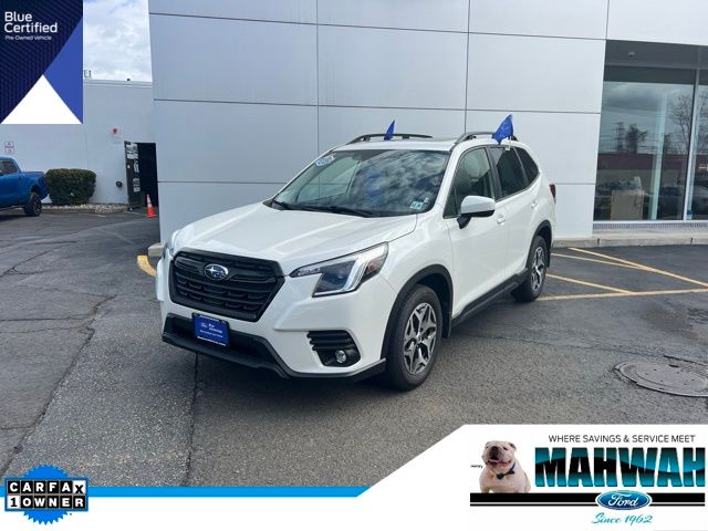 Crystal White Pearl 2024 Subaru Forester Premium Crossover AWD SUV / Crossover All-Wheel Drive Continuously Variable Transmission