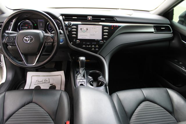 Used 2019 White Toyota SE image 25