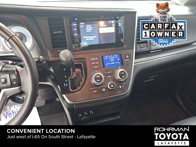 2017 Toyota Sienna SE 20