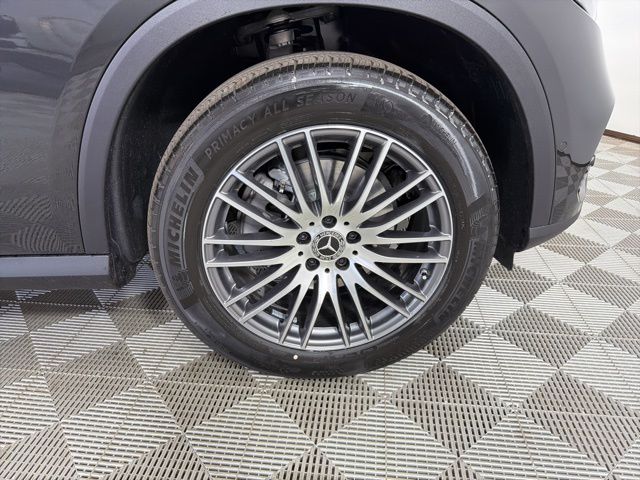 New 2026  Mercedes-Benz GLC 300 image 9