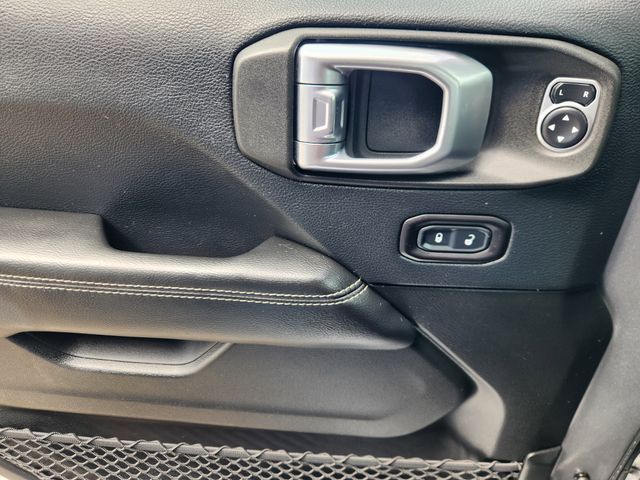 2018 Jeep Wrangler Unlimited Sahara Silver at Autostrade