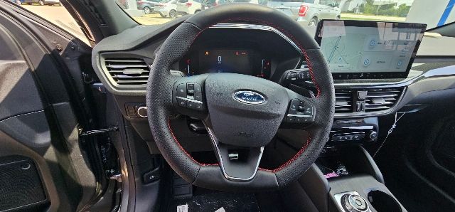 2024 Ford Escape ST-Line 24