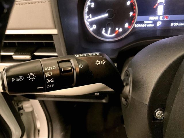 2022 Mitsubishi Outlander SEL White at Auto Express Mitsubishi