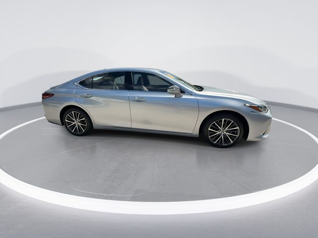 2025 Lexus ES 350 - Photo 9