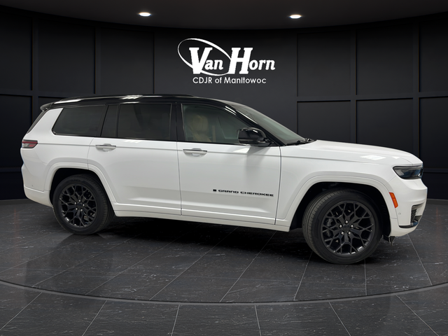 Used 2024 Bright White Clearcoat Jeep Summit image 8