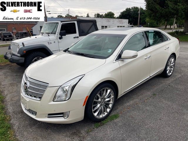 White Diamond Clearcoat 2013 Cadillac XTS Platinum FWD Sedan Front-Wheel Drive 6-Speed Automatic