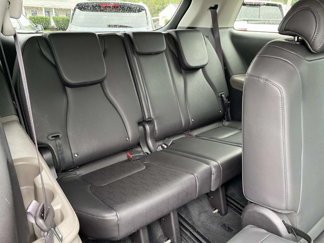 Used 2026 Kia Carnival Hybrid Van