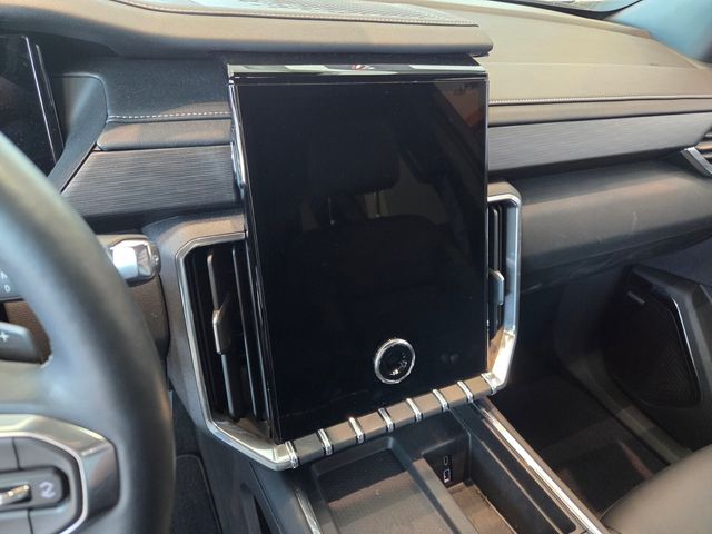 New 2026 White GMC Elevation image 27