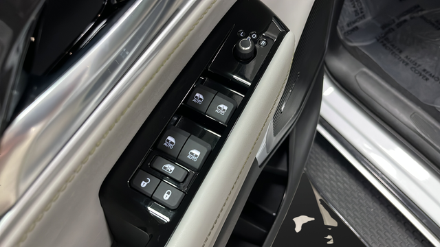 Used 2023 Bright White Clearcoat Jeep Base image 22
