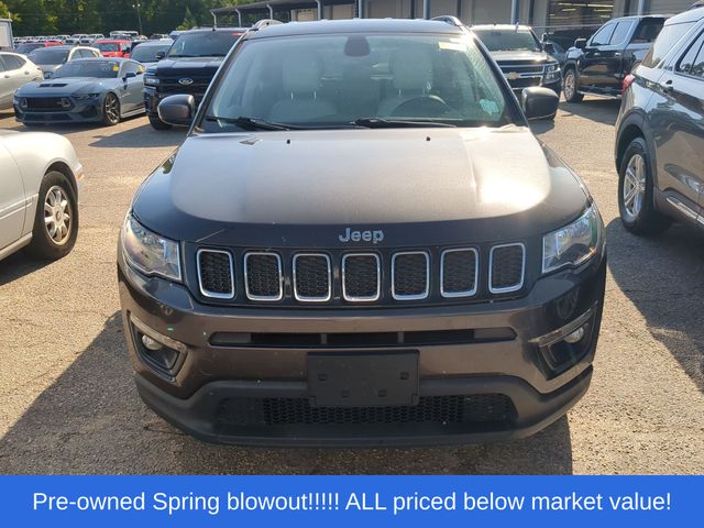 Used 2020 Gray Jeep Latitude image 6