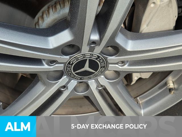 Used 2021  Mercedes-Benz GLC 300 image 3