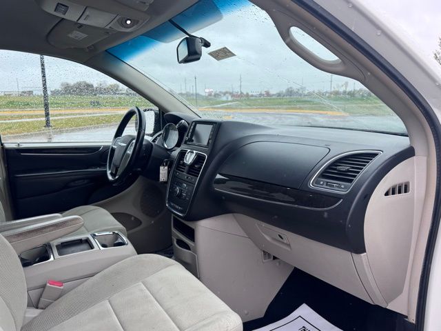 2012 Chrysler Town & Country Touring