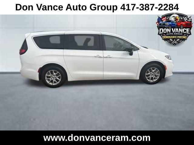 View vehicle photo 7