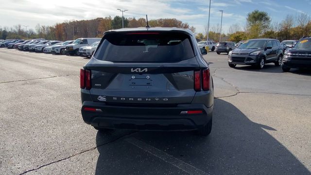 2022 Kia Sorento LX 7